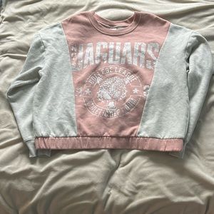 Zoe + Liv Ny Jaguars Cropped Sweatshirt Pink/White